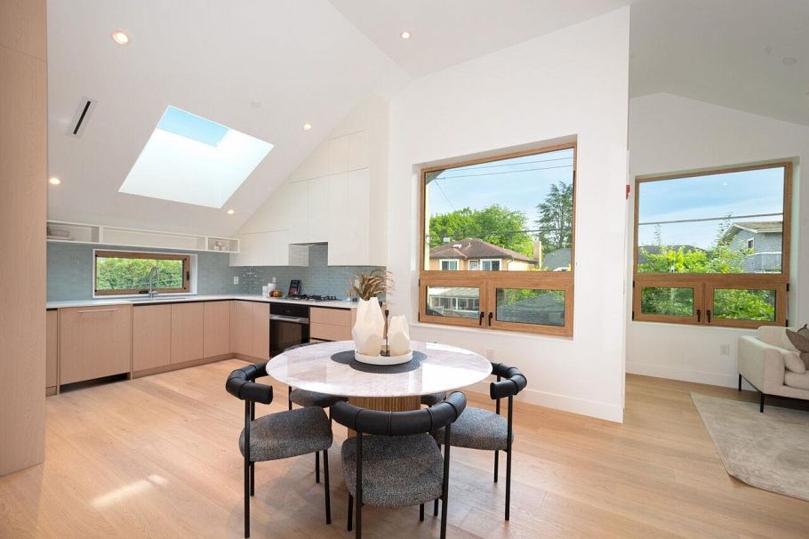 3122 W 11th Avenue Vancouver, BC - 8