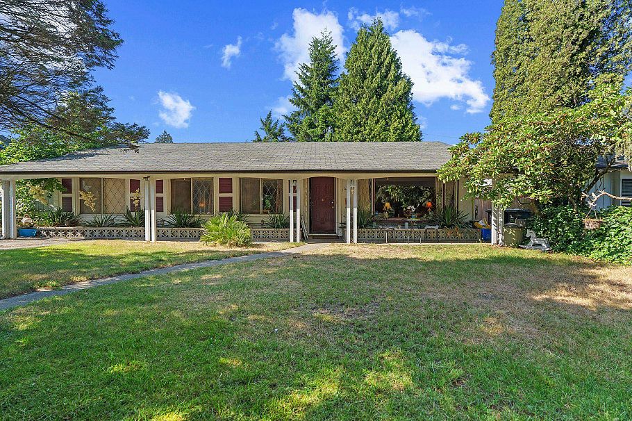 1454 Sowden Street North Vancouver, BC - 1