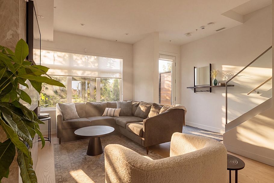 20 1960 Glenaire Drive North Vancouver, BC - 2