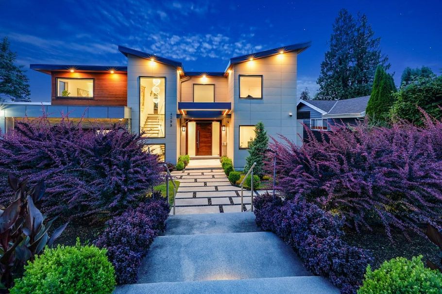 4399 Highland Boulevard North Vancouver, BC - 3