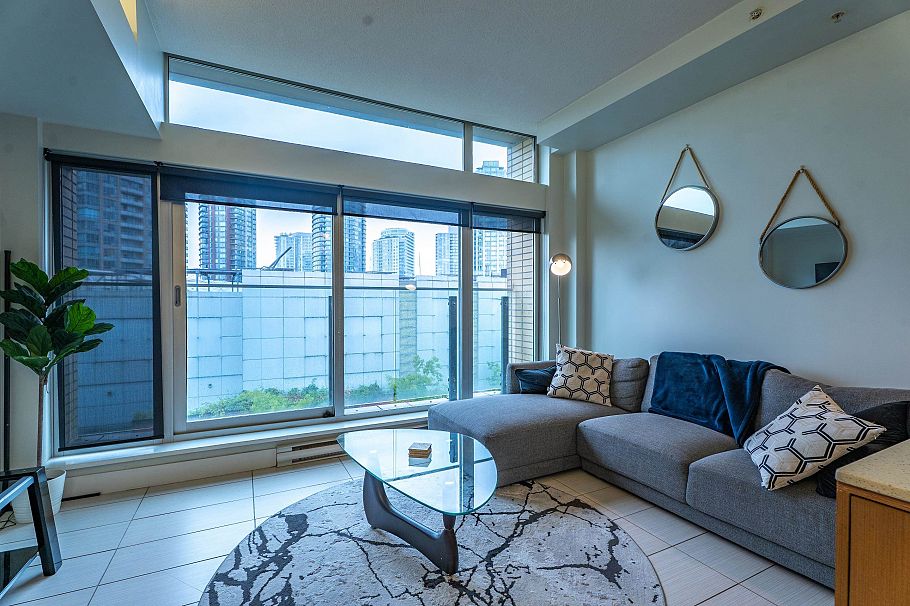 709 33 W Pender Street Vancouver, BC - 2