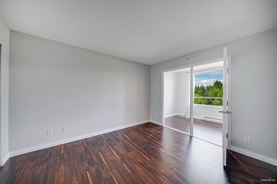 707 3520 Crowley Drive Vancouver, BC - 3