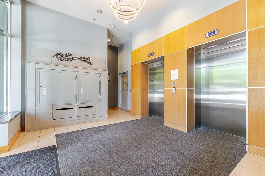 303 1330 Marine Drive North Vancouver, BC - 19