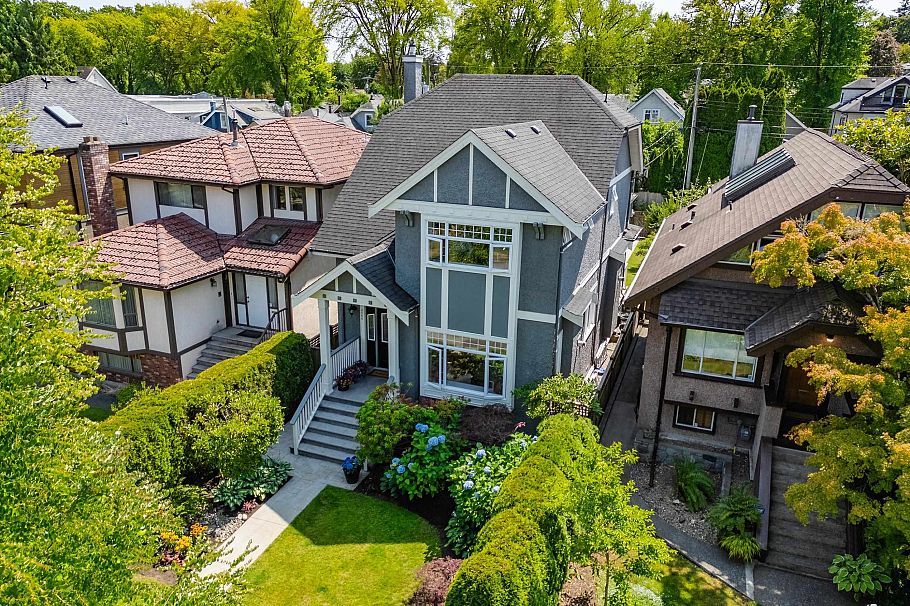 3566 W 23rd Avenue Vancouver, BC - 37