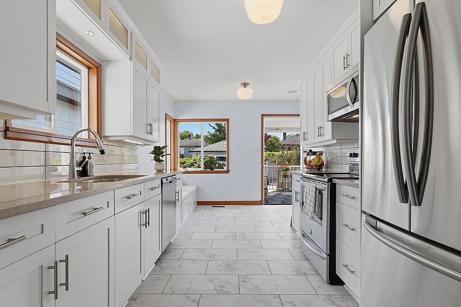 2640 Venables Street Vancouver, BC - 2