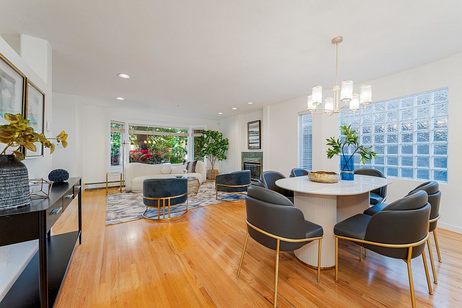 4682 W 14th Avenue Vancouver, BC - 2