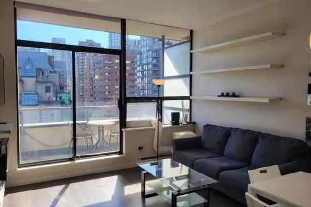 909 1010 Howe Street Vancouver, BC - 1