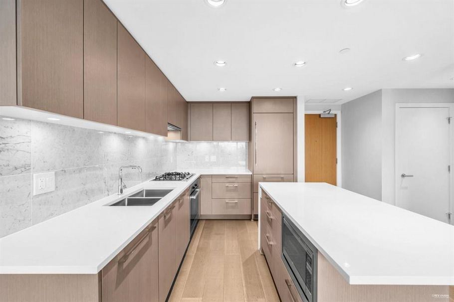 1107 5410 Shortcut Road Vancouver, BC - 10