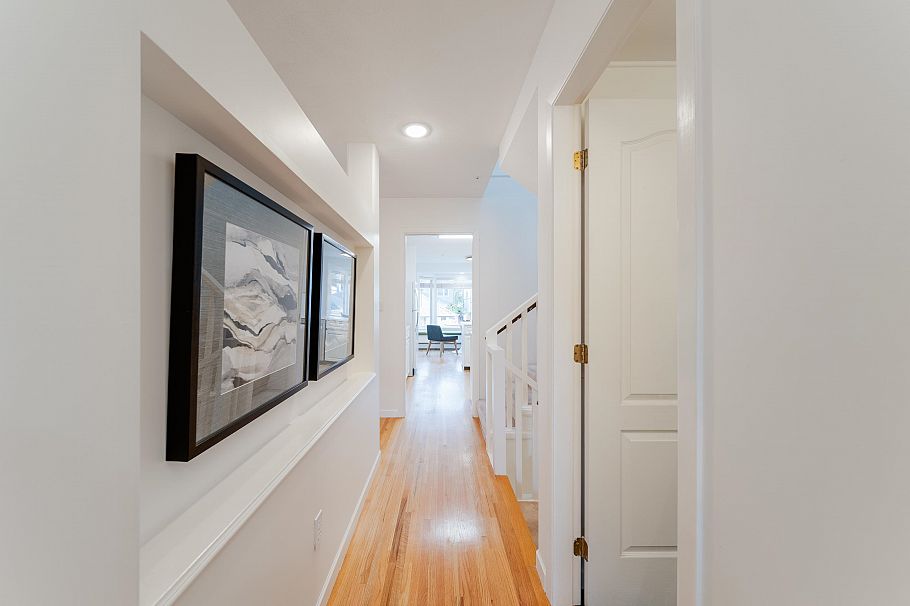 4682 W 14th Avenue Vancouver, BC - 7