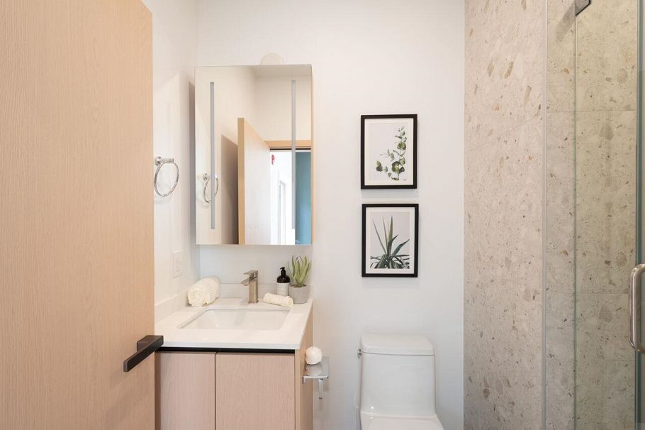 3122 W 11th Avenue Vancouver, BC - 24