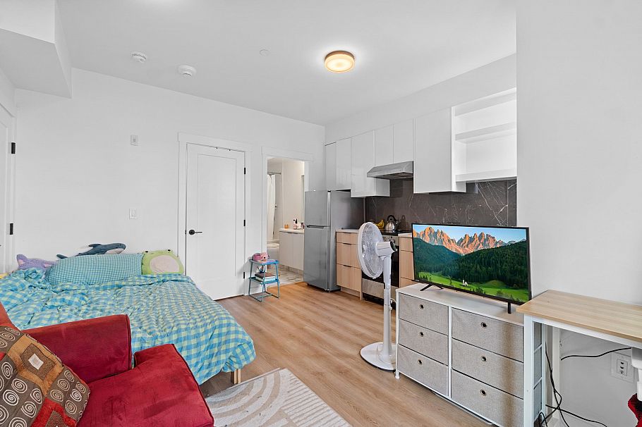 5 237 Ridgeway Avenue North Vancouver, BC - 4