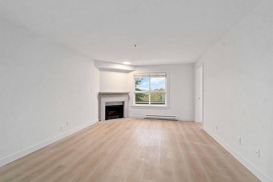 308 2928 Commercial Drive Vancouver, BC - 2