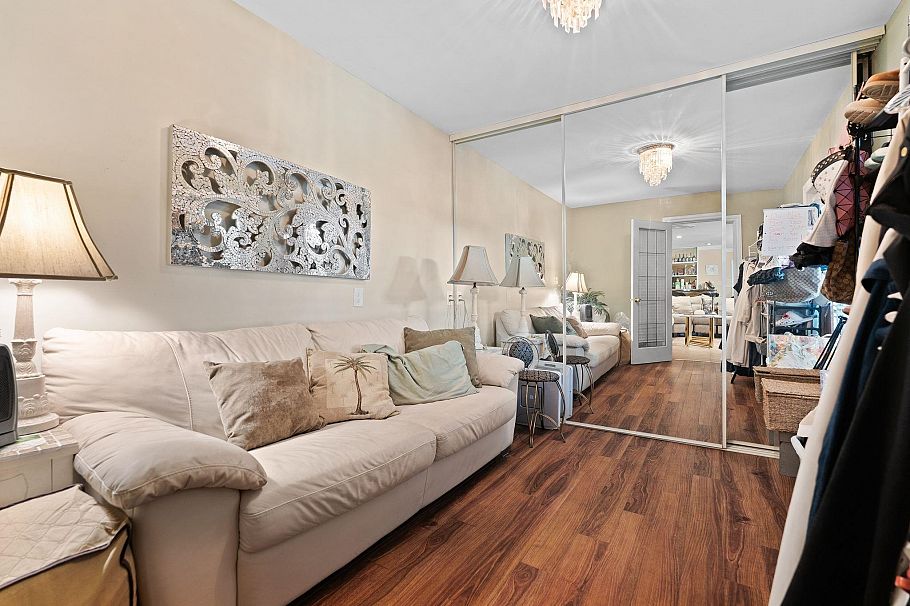 1454 Sowden Street North Vancouver, BC - 30