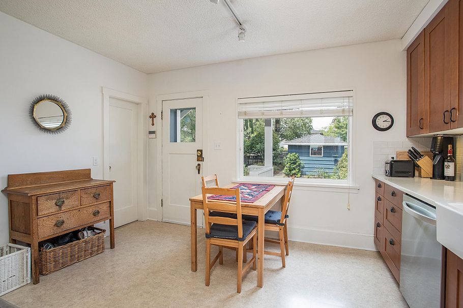 87 W 41st Avenue Vancouver, BC - 11