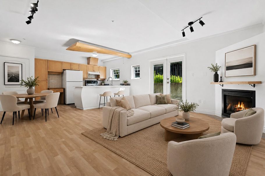 3027 W 7th Avenue Vancouver, BC - 3