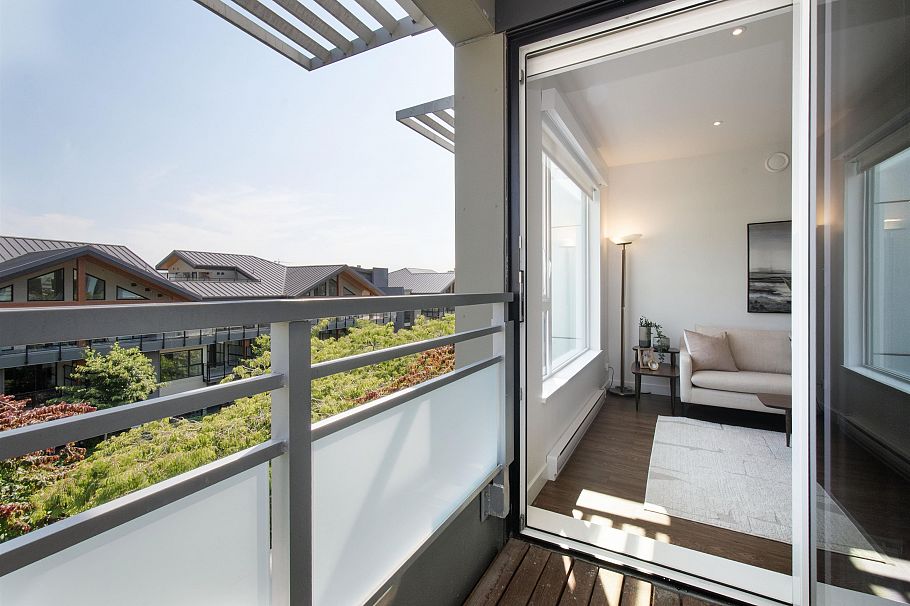 402 1061 Marine Drive North Vancouver, BC - 20