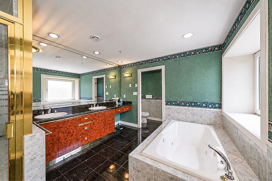 6718 Arbutus Street Vancouver, BC - 21