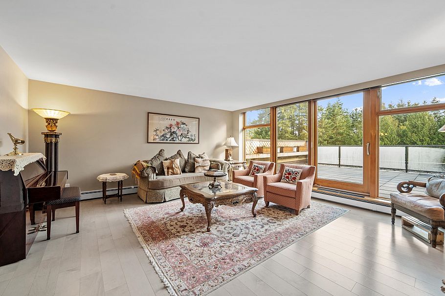 404 4900 Cartier Street Vancouver, BC - 1