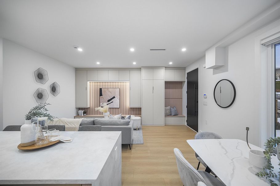 1 3623 Triumph Street Vancouver, BC - 4