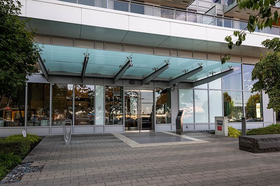 512 433 SW Marine Drive Vancouver, BC - 2