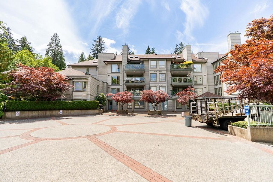411 3658 Banff Court North Vancouver, BC - 30