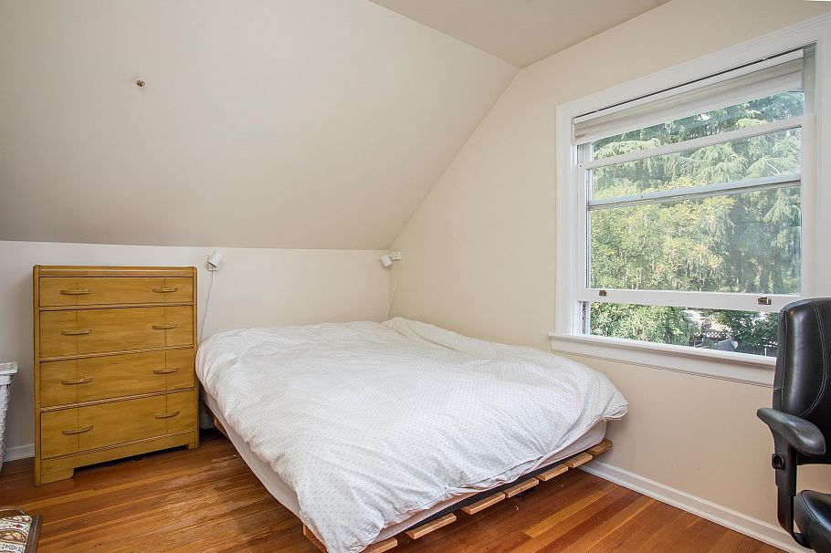87 W 41st Avenue Vancouver, BC - 16