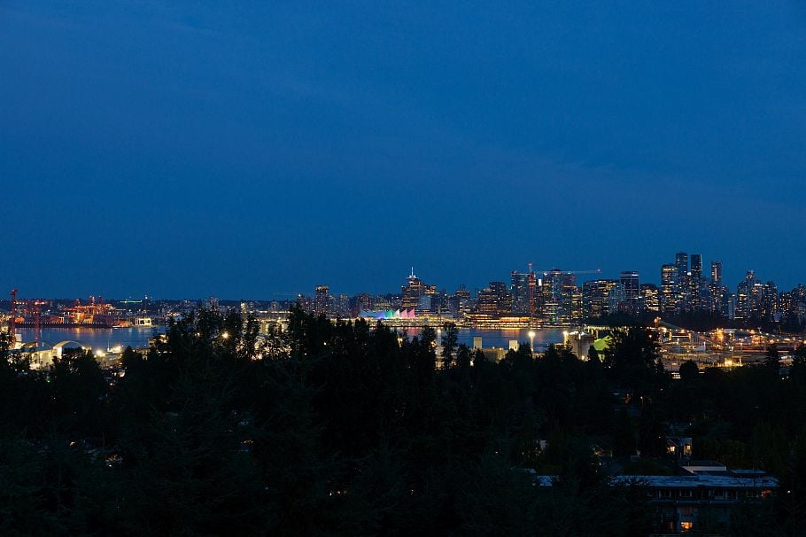 1295 W Keith Road North Vancouver, BC - 34
