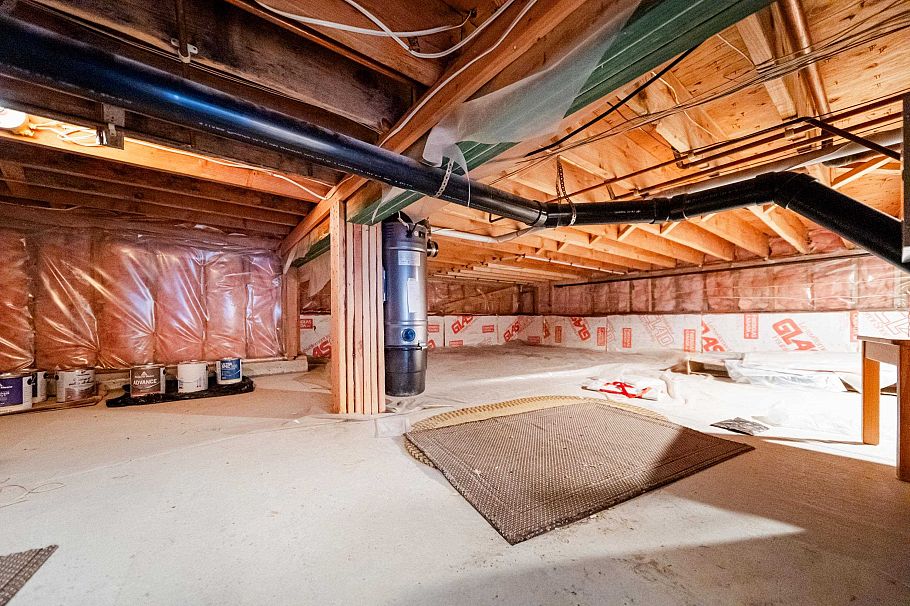 4682 W 14th Avenue Vancouver, BC - 29