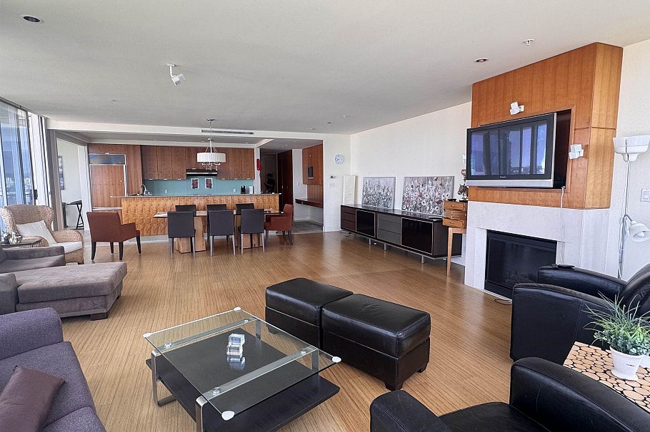 3101 1077 W Cordova Street Vancouver, BC - 2