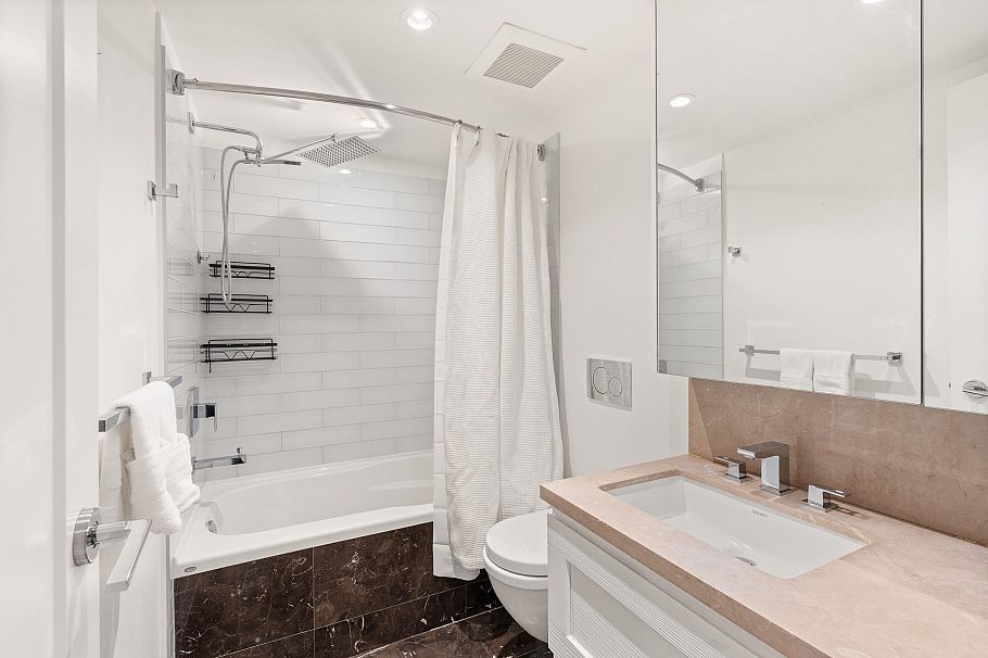 2110 3355 Binning Road Vancouver, BC - 6