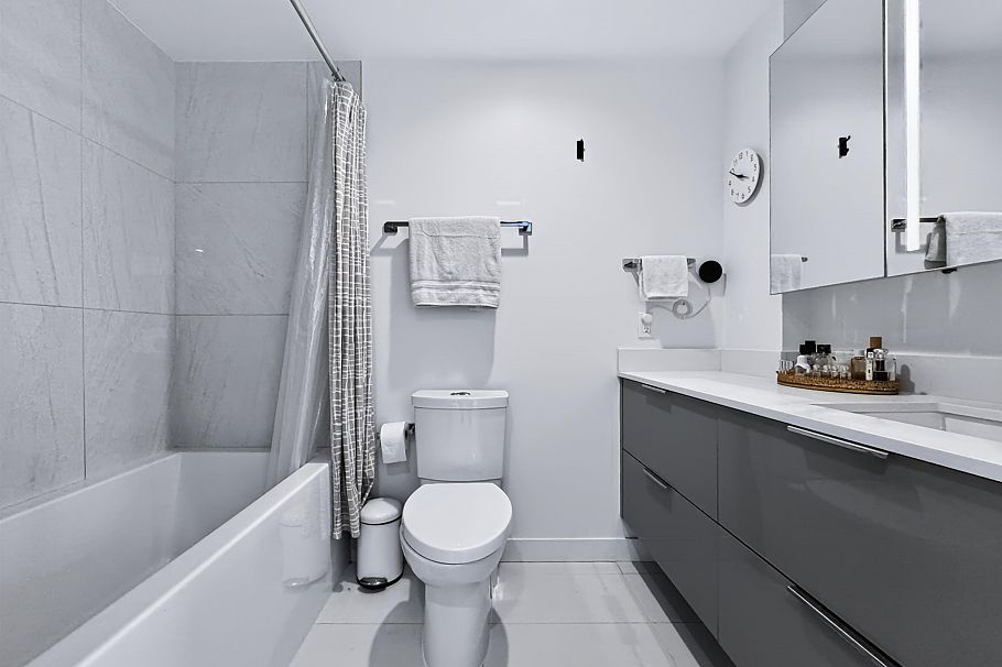 405 1401 Hunter Street North Vancouver, BC - 10