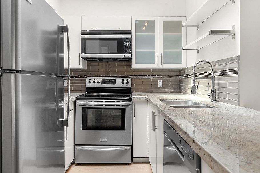 404 1562 W 5th Avenue Vancouver, BC - 17