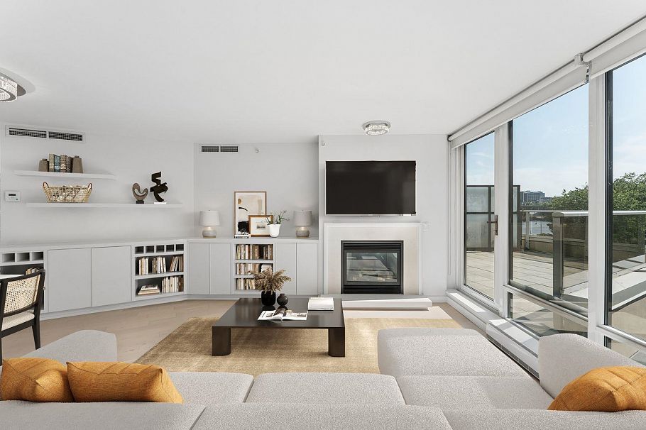 305 8 Smithe Mews Vancouver, BC - 2