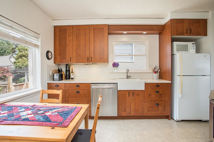 87 W 41st Avenue Vancouver, BC - 3