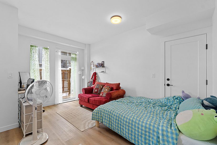 5 237 Ridgeway Avenue North Vancouver, BC - 5