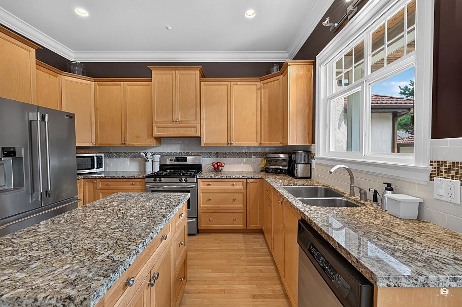 3566 W 23rd Avenue Vancouver, BC - 11