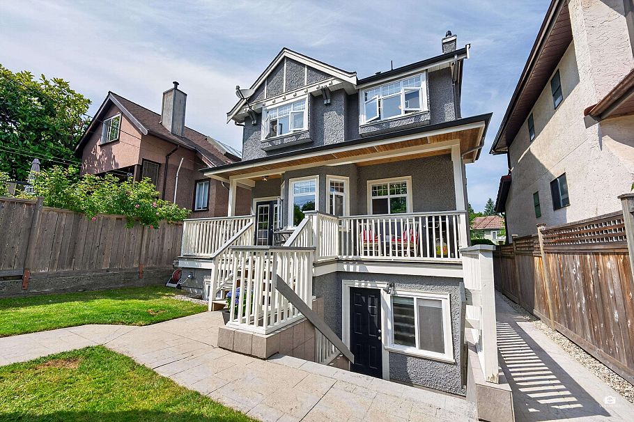 3566 W 23rd Avenue Vancouver, BC - 34
