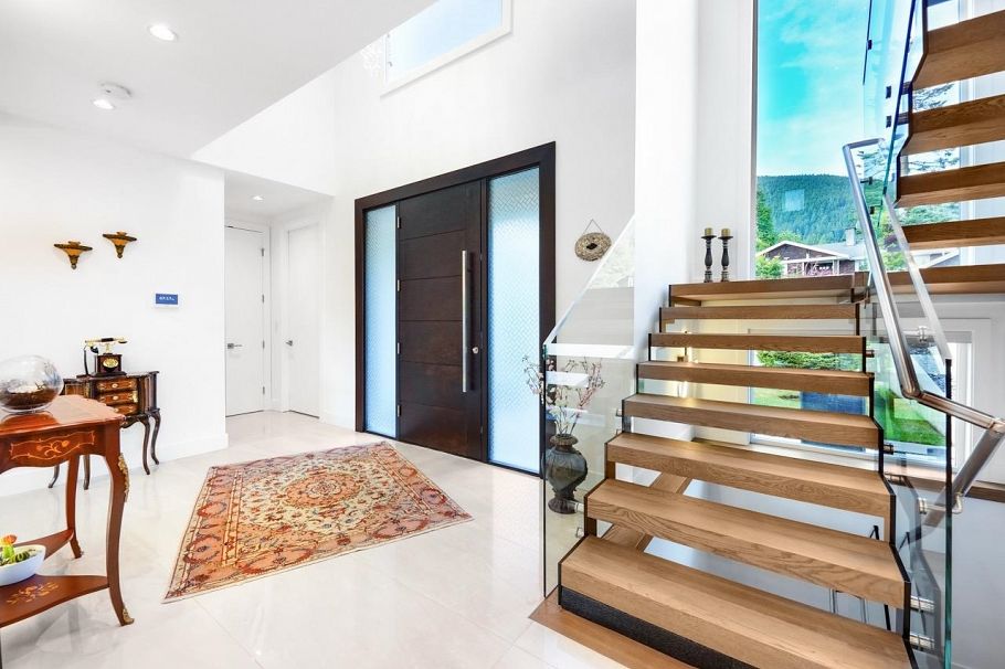 4399 Highland Boulevard North Vancouver, BC - 5