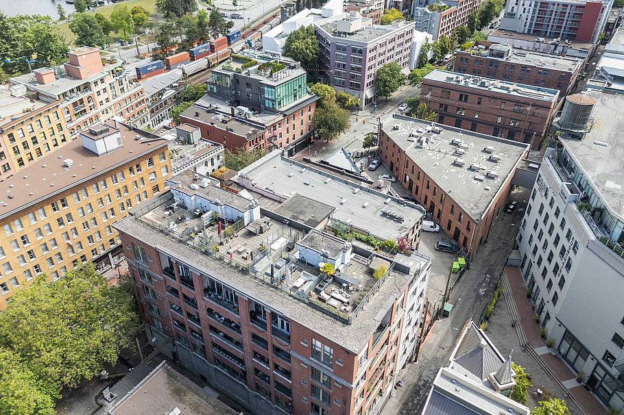301 28 Powell Street Vancouver, BC - 32
