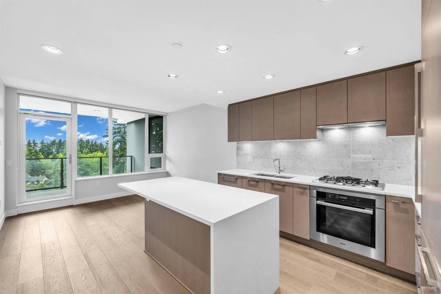 1107 5410 Shortcut Road Vancouver, BC - 1
