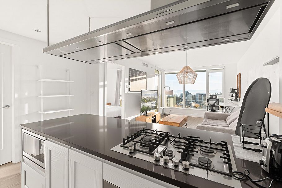 2110 3355 Binning Road Vancouver, BC - 12