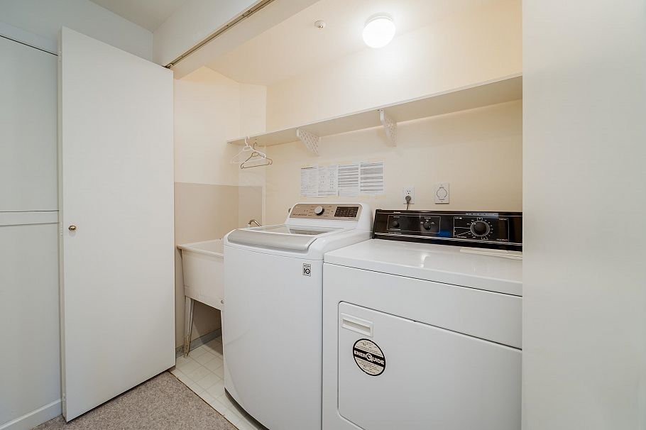 4682 W 14th Avenue Vancouver, BC - 28