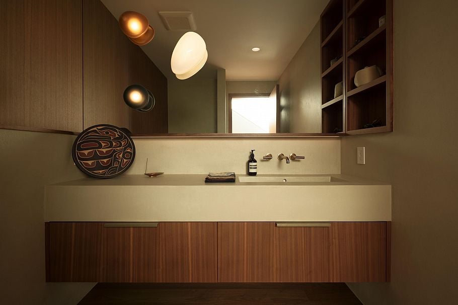 1295 W Keith Road North Vancouver, BC - 14