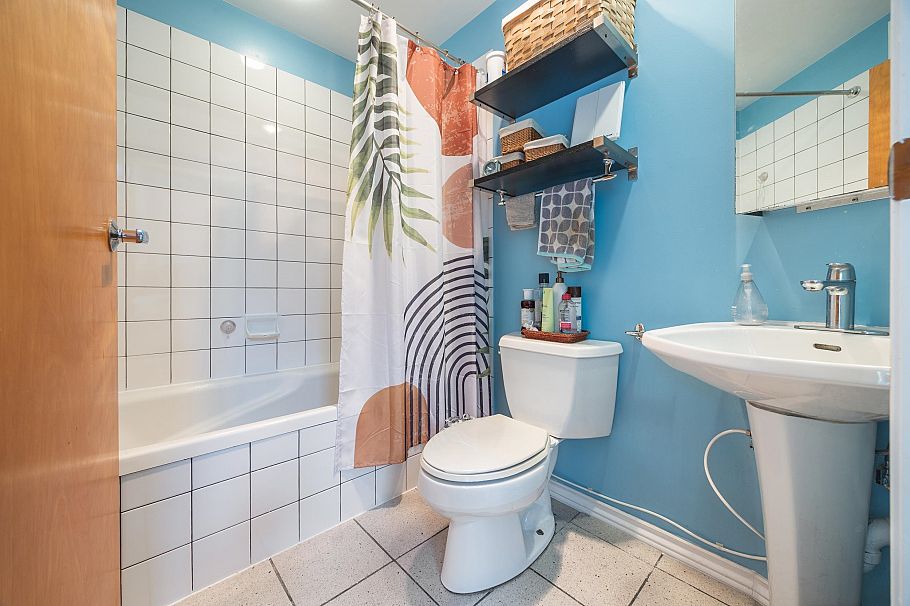 301 28 Powell Street Vancouver, BC - 27