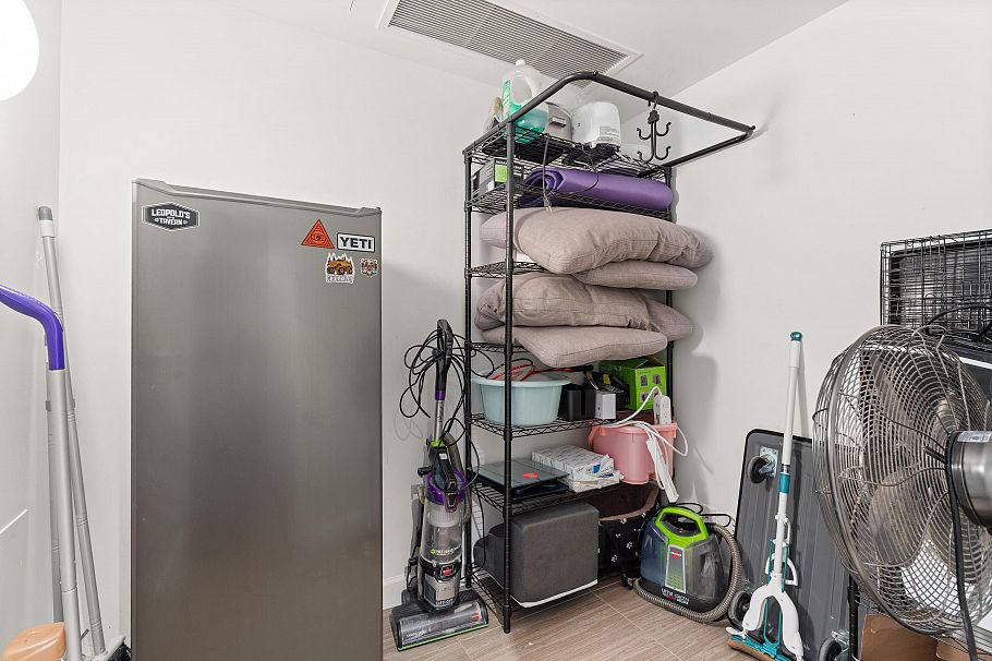 2110 3355 Binning Road Vancouver, BC - 3
