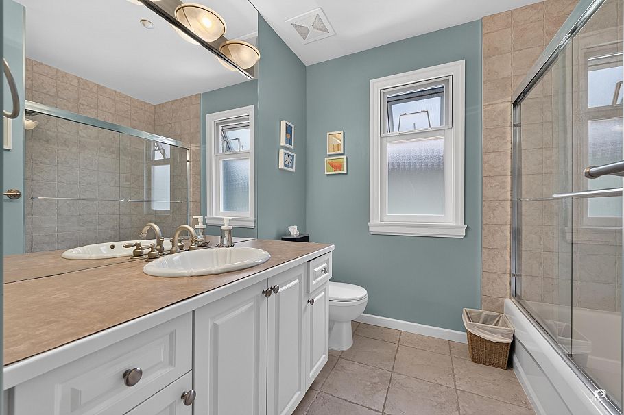 3566 W 23rd Avenue Vancouver, BC - 22