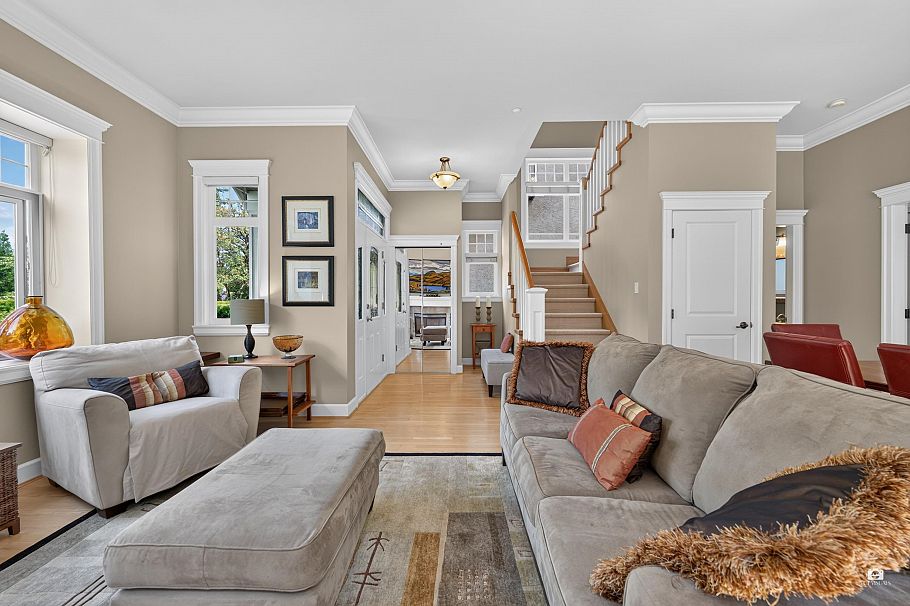 3566 W 23rd Avenue Vancouver, BC - 4