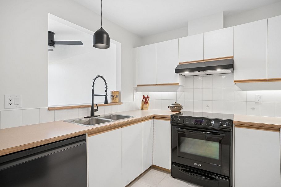 412 525 Wheelhouse Square Vancouver, BC - 5
