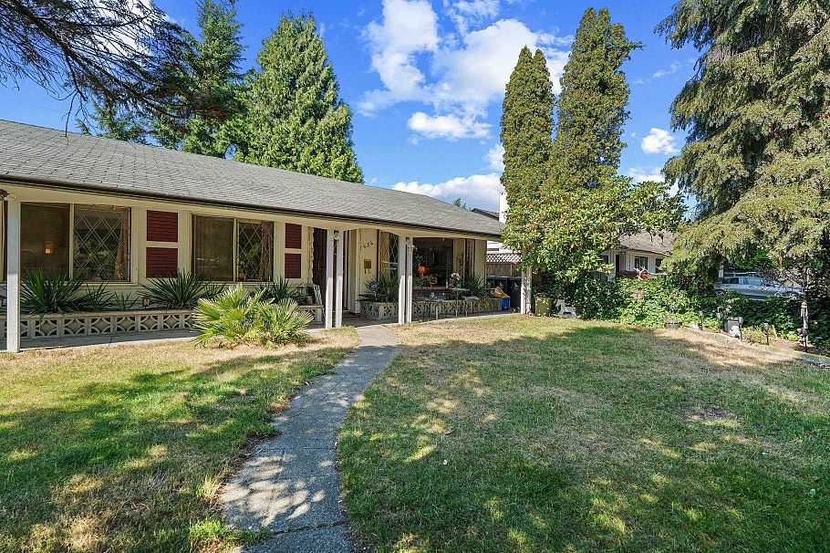 1454 Sowden Street North Vancouver, BC - 3