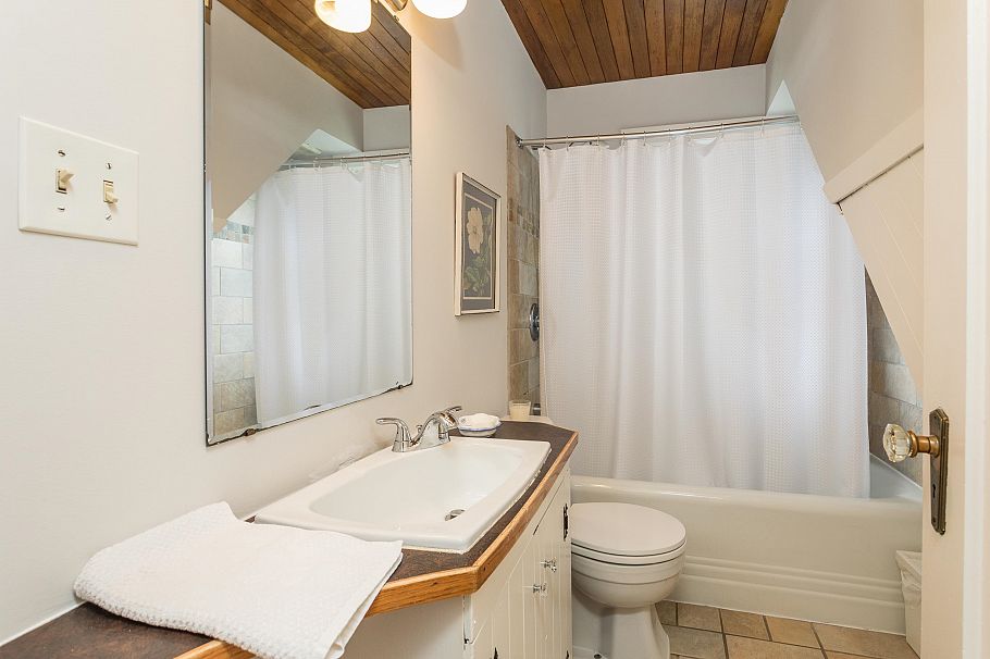 87 W 41st Avenue Vancouver, BC - 13